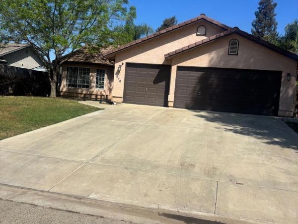 3816 E Acequia Avenue, Visalia, CA 93292