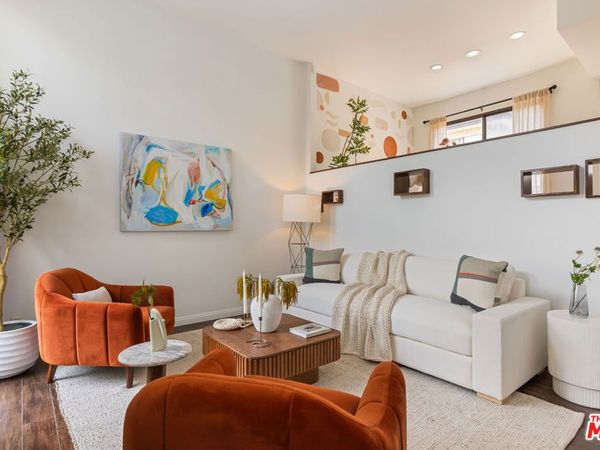 9131 Burnet Avenue, Unit 5, North Hills, CA 91343