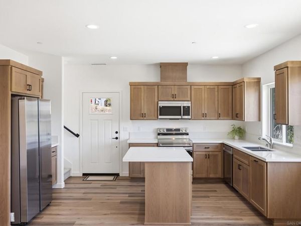 707 Lingel Dr, El Cajon, CA 92019
