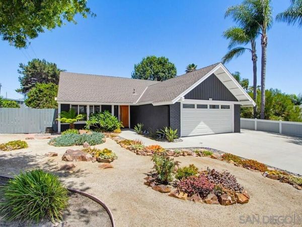 969 Chablis Ln, Vista, CA 92083