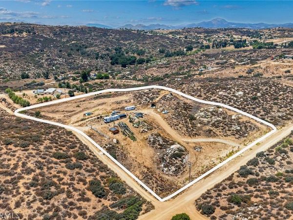 41720 Oak Canyon Road, Hemet, CA 92544