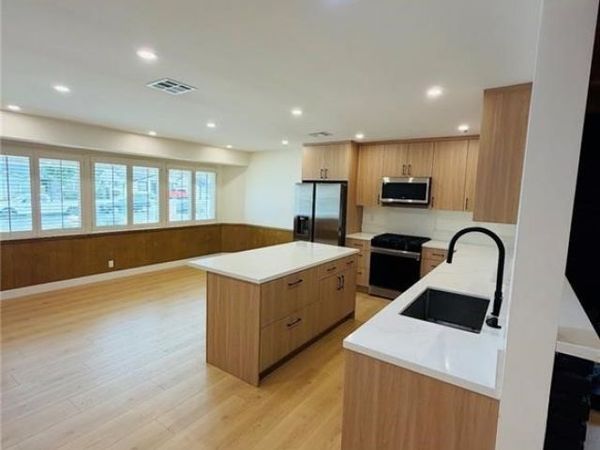 10024 Norwich Avenue, San Fernando, CA 91345