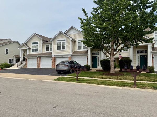 1150 Hawthorne Lane , Unit 1150, Elk Grove Village, IL 60007