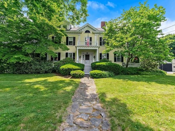 11 Concord Road, Wayland, MA 01778