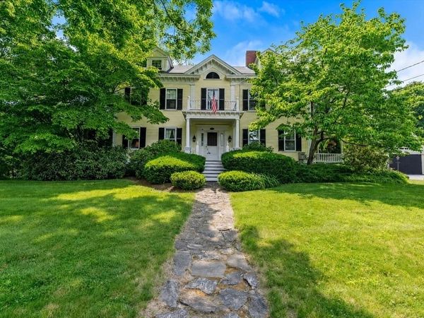 11 Concord Road, Wayland, MA 01778