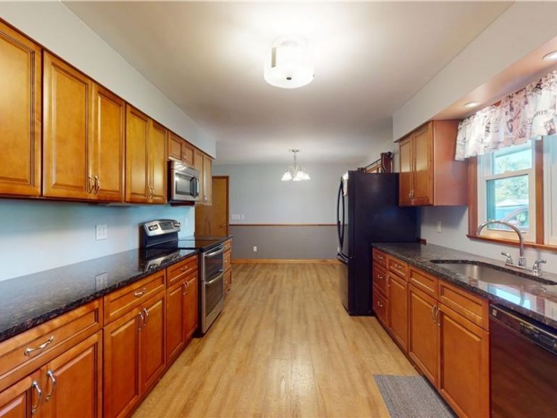 303 Keeler Drive, Marietta, OH 45750 Photo 5