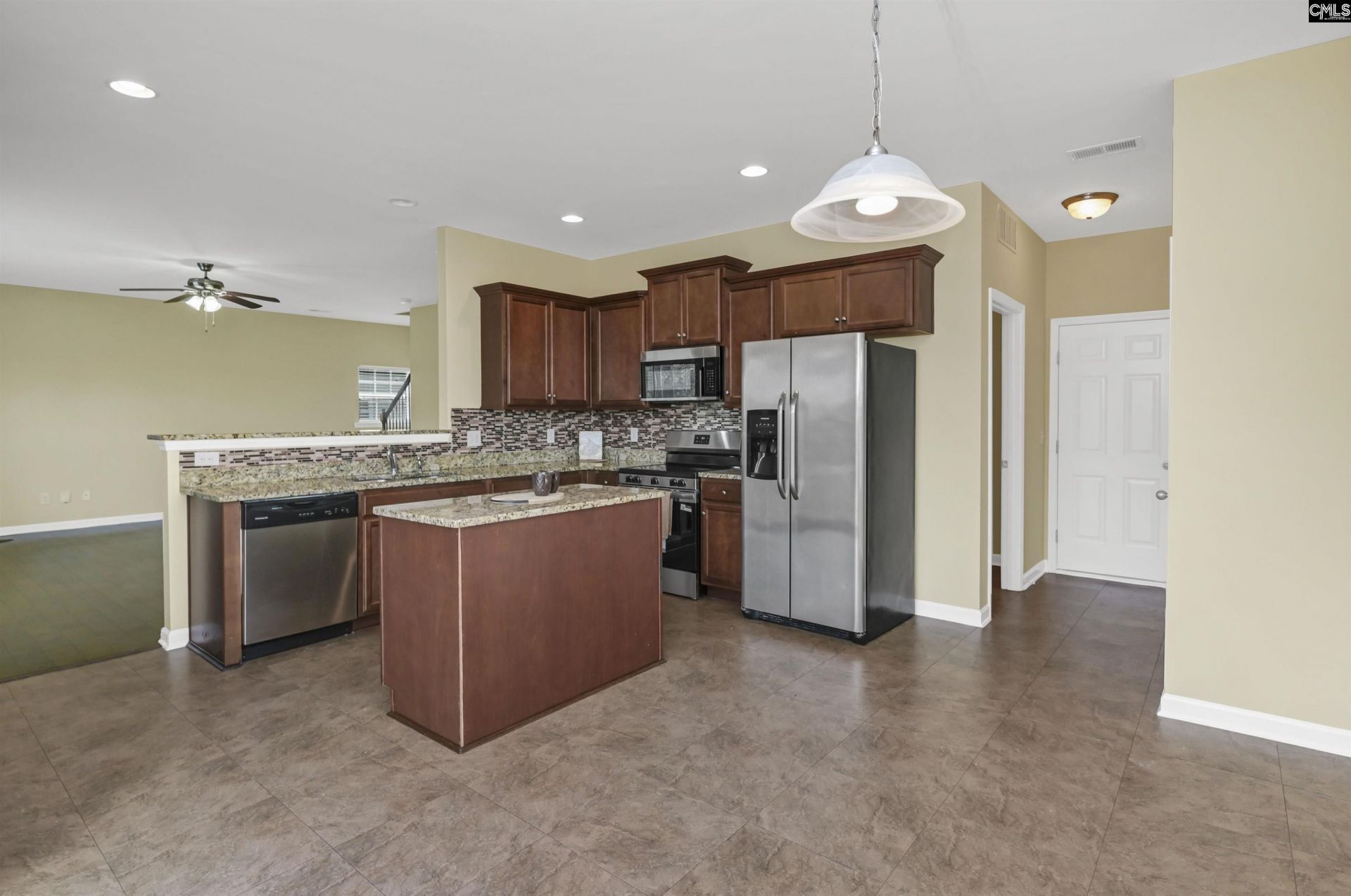 869 Sunseeker Drive  Photo 11