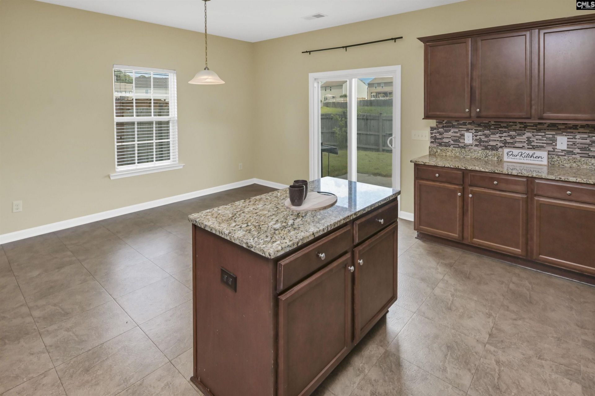 869 Sunseeker Drive  Photo 12