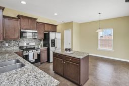 869 Sunseeker Drive  photo 4