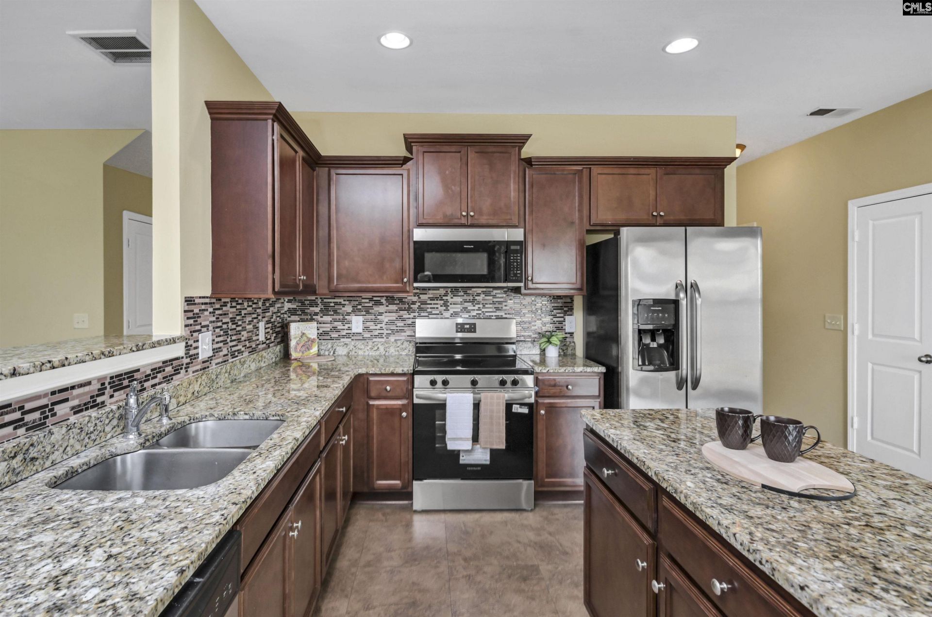 869 Sunseeker Drive  Photo 6