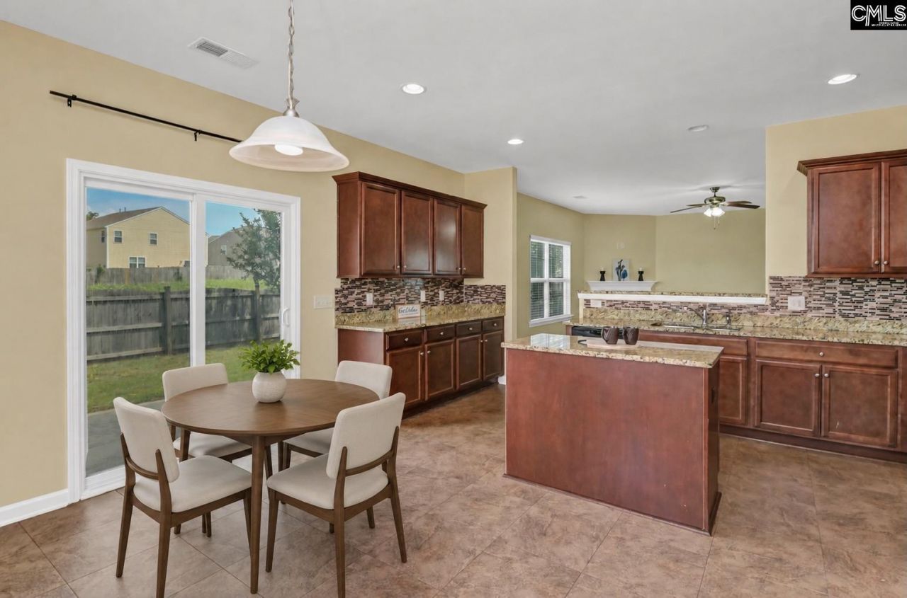 869 Sunseeker Drive  Photo 8