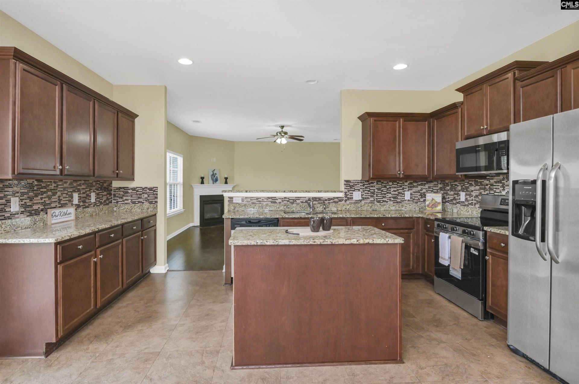 869 Sunseeker Drive  Photo 9