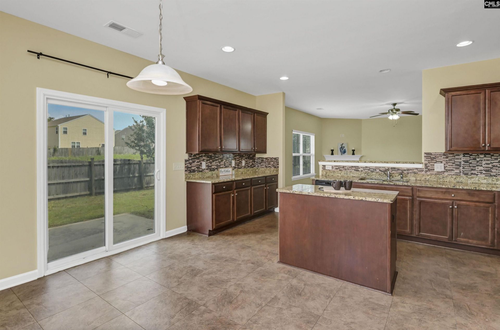 869 Sunseeker Drive  Photo 9