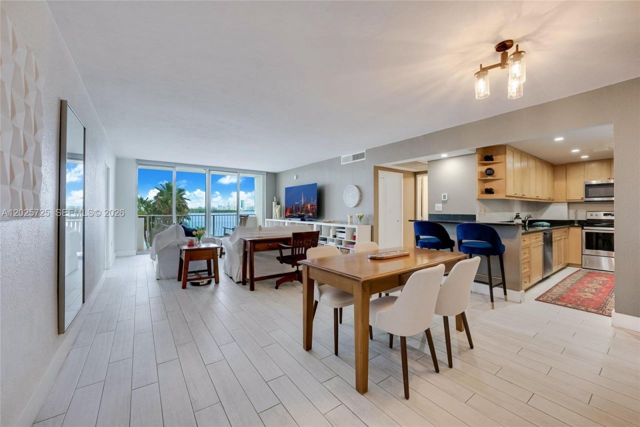 10350 W Bay Harbor Dr, Unit 4R, Bay Harbor Islands, FL 33154 Photo