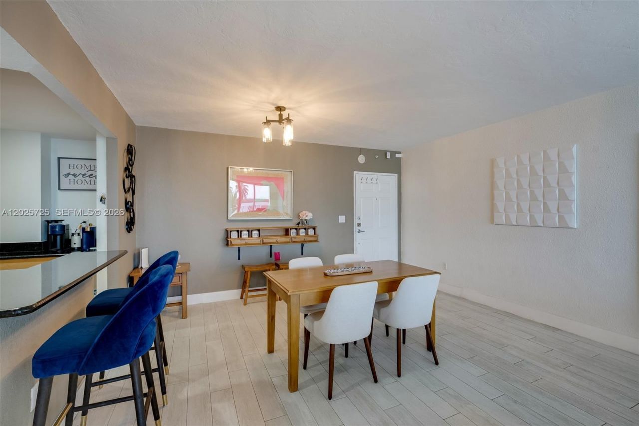 10350 W Bay Harbor Dr, Unit 4R, Bay Harbor Islands, FL 33154 Photo