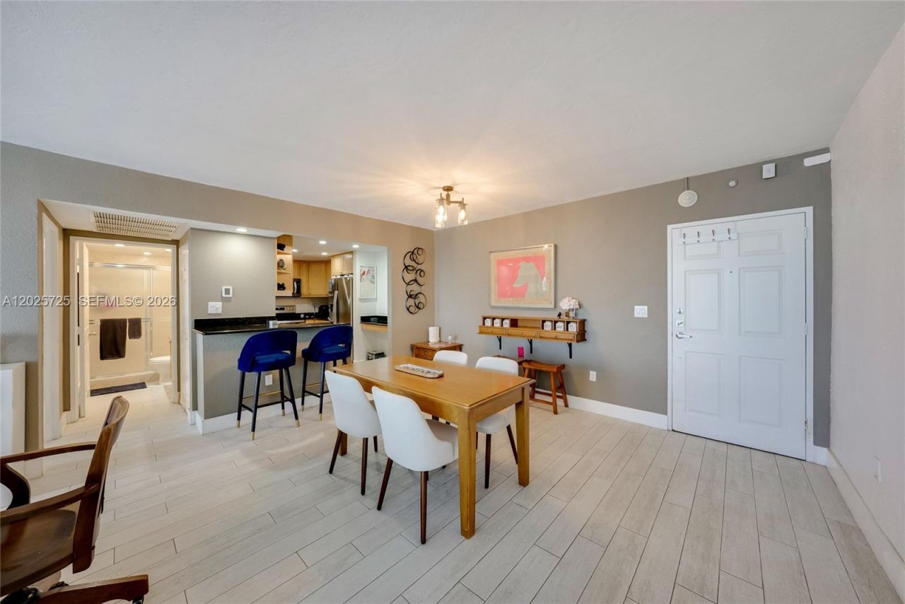 10350 W Bay Harbor Dr, Unit 4R, Bay Harbor Islands, FL 33154 Photo