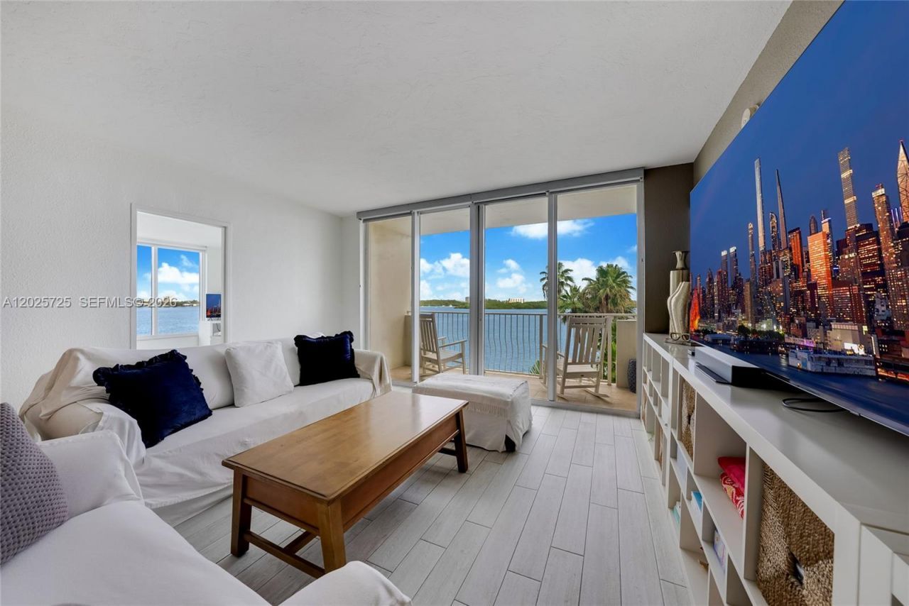 10350 W Bay Harbor Dr, Unit 4R, Bay Harbor Islands, FL 33154 Photo