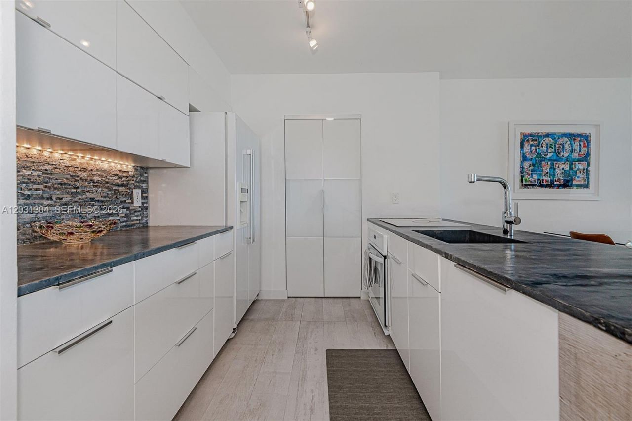 90 Alton Rd , Unit 2506, Miami Beach, FL 33139 Photo