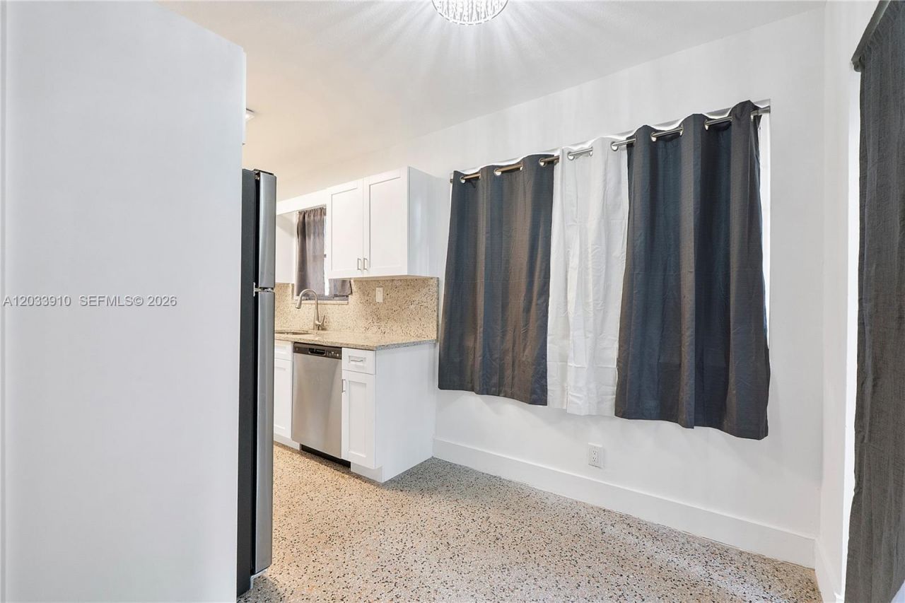 1821 SW 11th Ct , Unit Rear, Fort Lauderdale, FL 33312 Photo