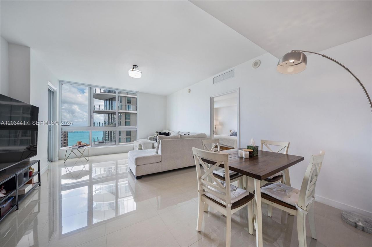 300 S Biscayne Blvd , Unit T-3406, Miami, FL 33131 Photo