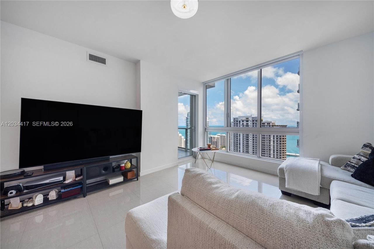 300 S Biscayne Blvd , Unit T-3406, Miami, FL 33131 Photo