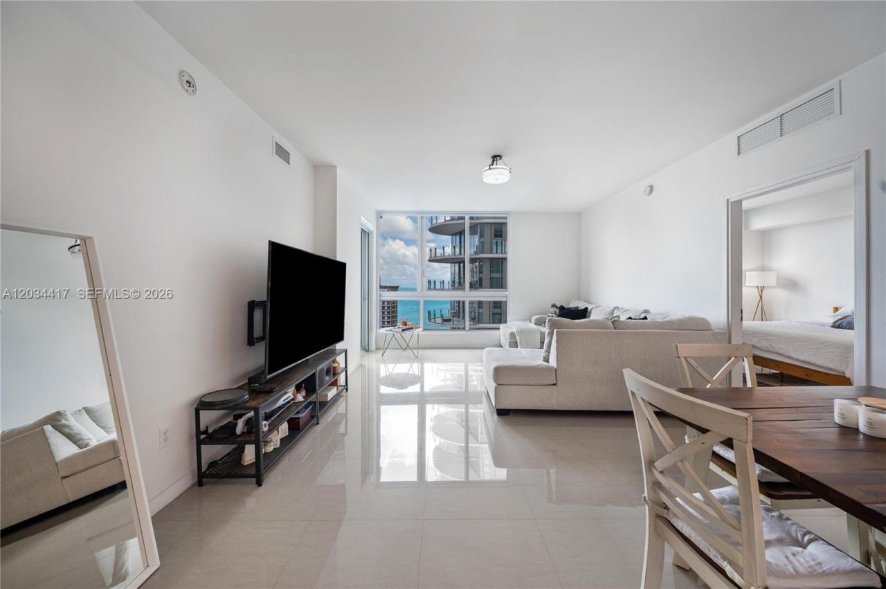 300 S Biscayne Blvd, Unit T-3406, Miami, FL 33131 Photo