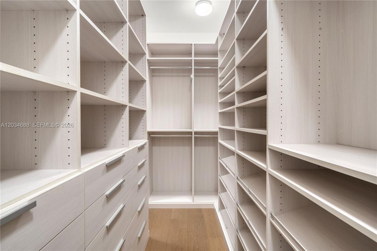 4701 N Meridian Ave , Unit 315, Miami Beach, FL 33140 Photo
