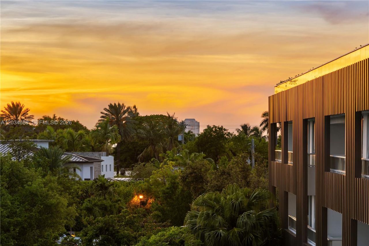 4701 N Meridian Ave , Unit 315, Miami Beach, FL 33140 Photo