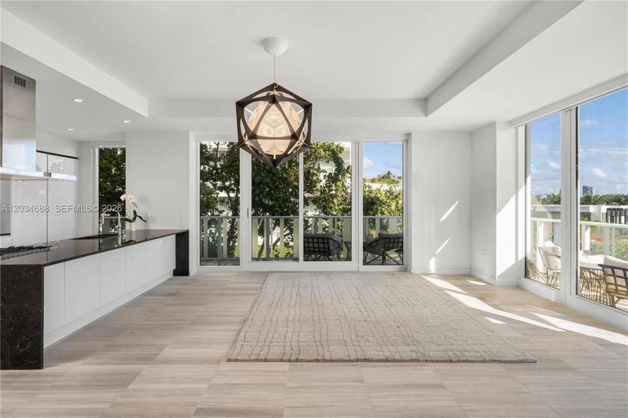 4701 N Meridian Ave , Unit 315, Miami Beach, FL 33140 Photo