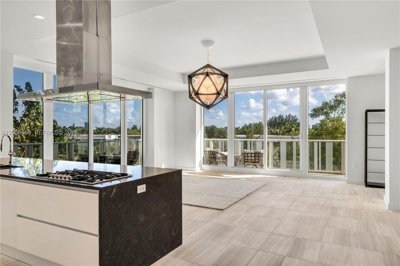 4701 N Meridian Ave , Unit 315, Miami Beach, FL 33140 Photo