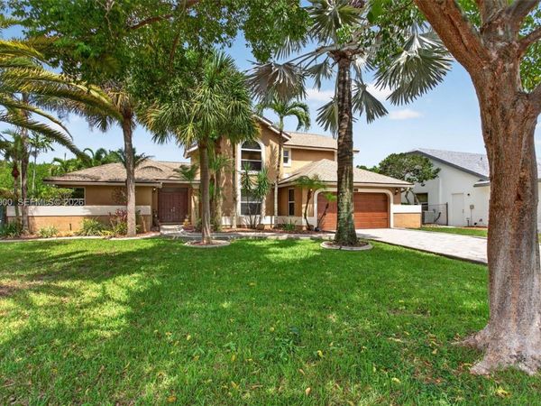 5115 NW 51st Ave, Coconut Creek, FL 33073