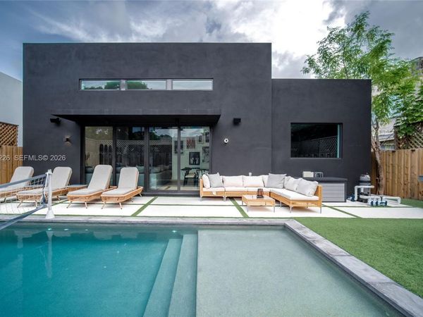 243 NW 42nd St , Miami, FL 33127
