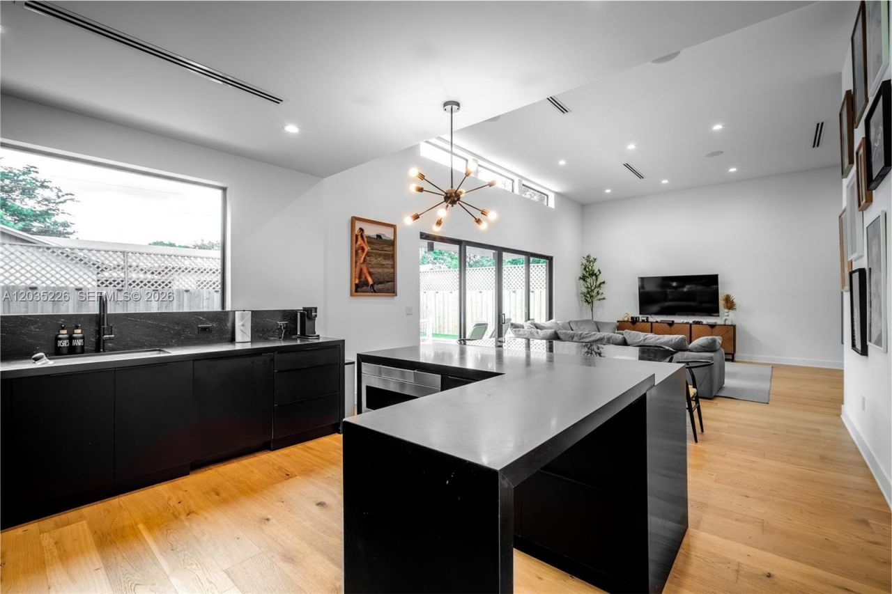 243 NW 42nd St , Miami, FL 33127 Photo