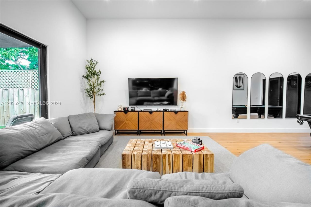 243 NW 42nd St , Miami, FL 33127 Photo