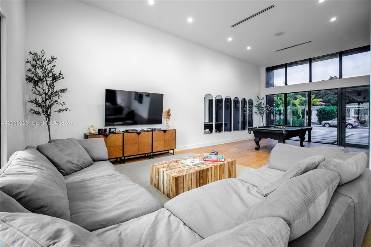 243 NW 42nd St , Miami, FL 33127 Photo