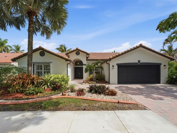 1975 Water Ridge Dr , Weston, FL 33326