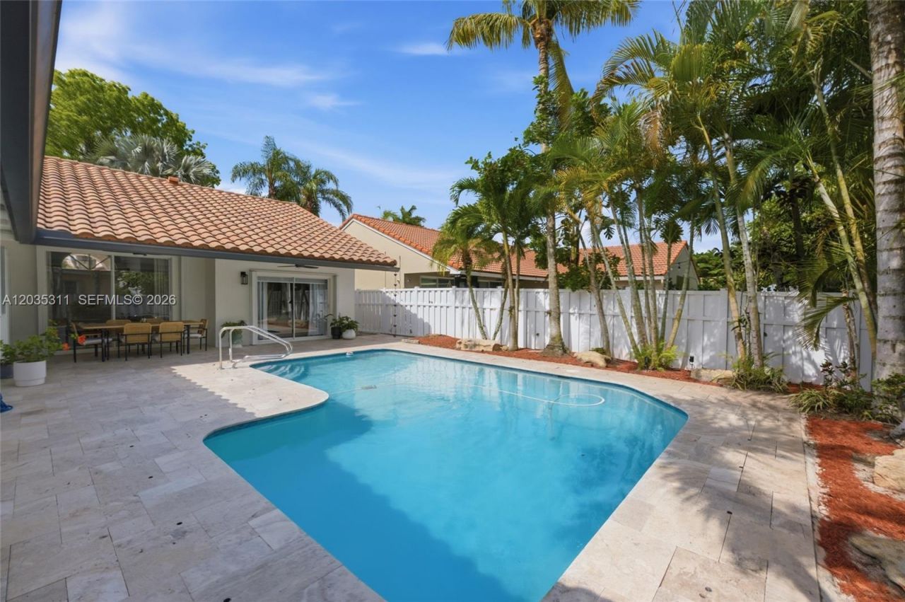 1975 Water Ridge Dr , Weston, FL 33326 Photo