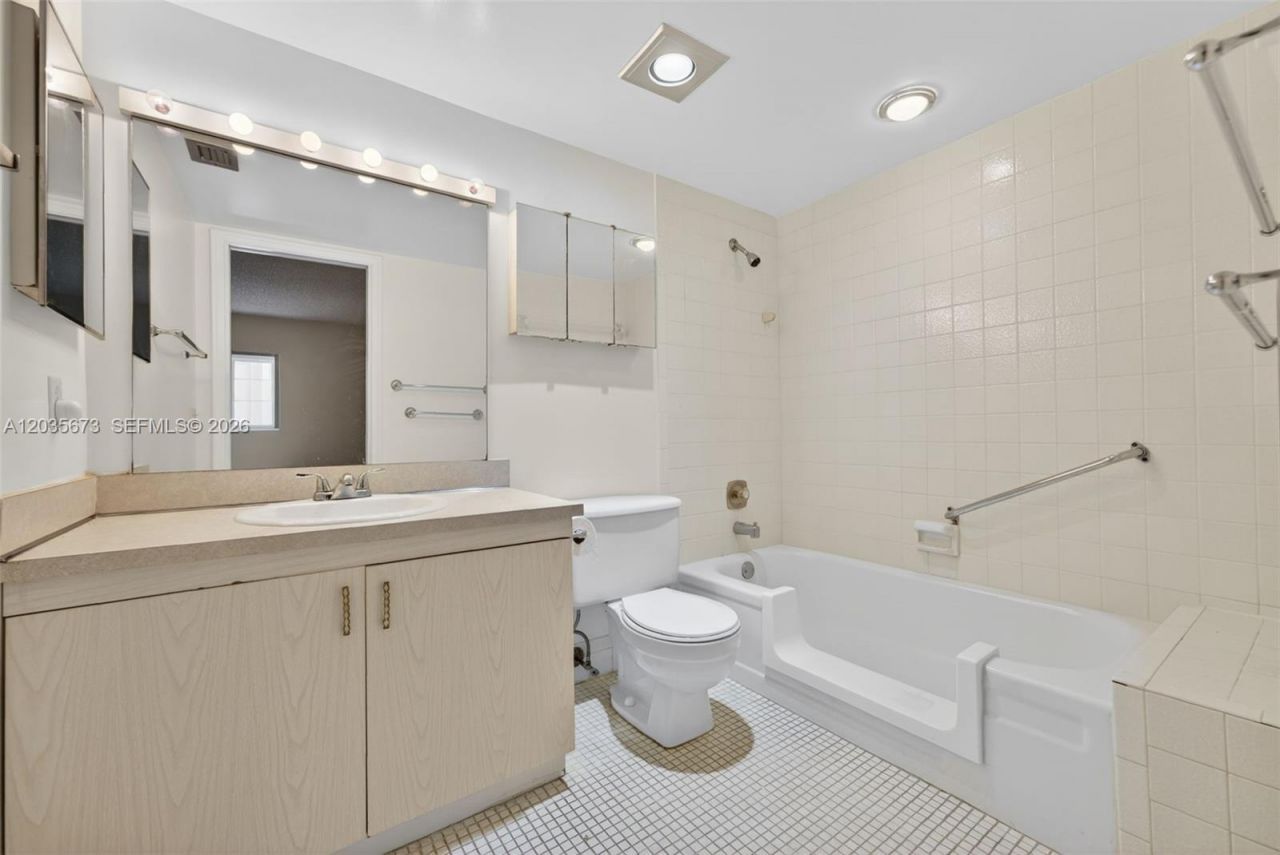 2401 Antigua Cir , Unit E3, Coconut Creek, FL 33066 Photo