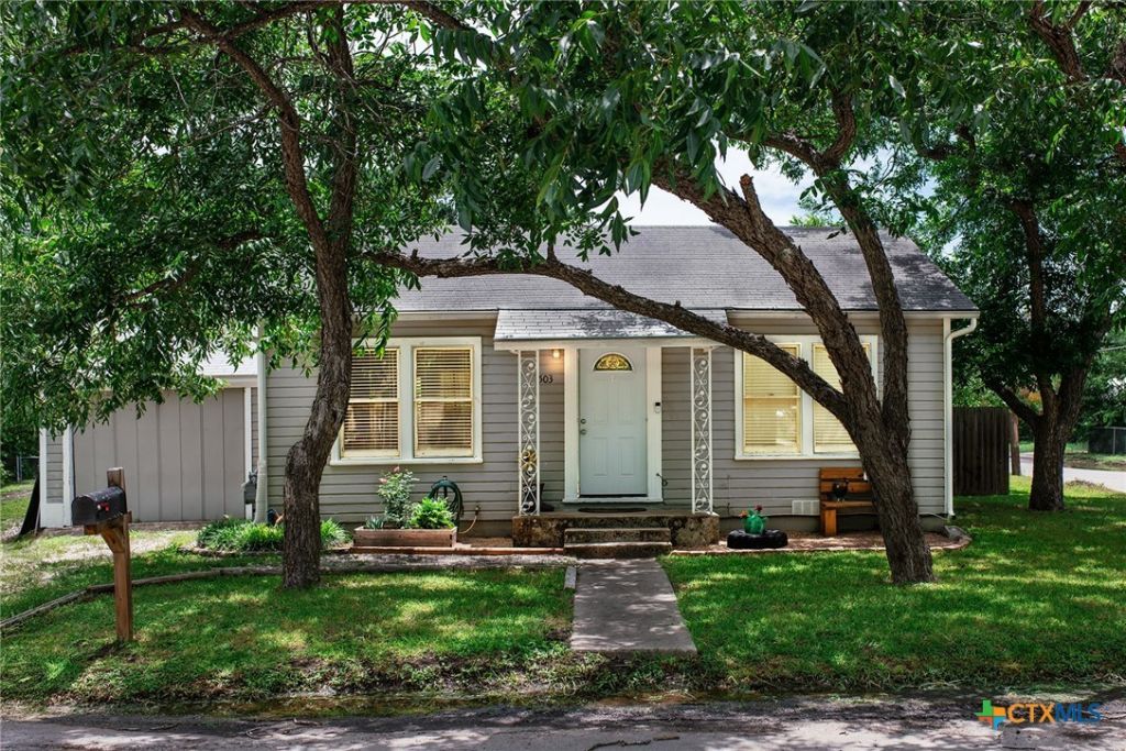 503 Bruns Street, Seguin, TX 78155 Main Photo