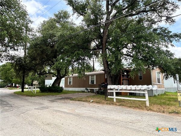 1712 Hofheinz Street , San Marcos, TX 78666