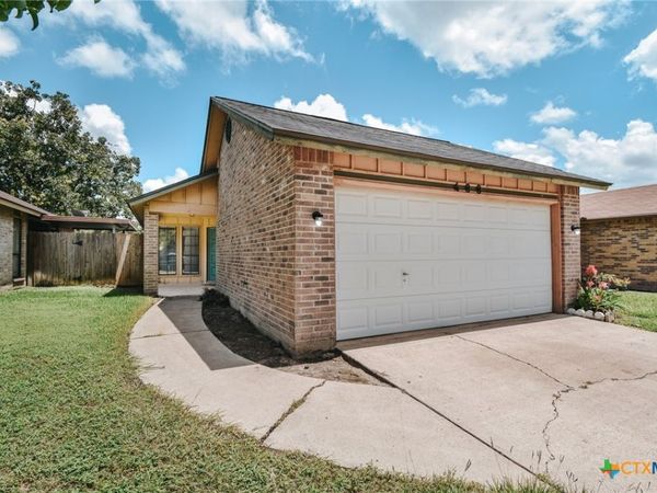 408 Waterford Drive , Victoria, TX 77901