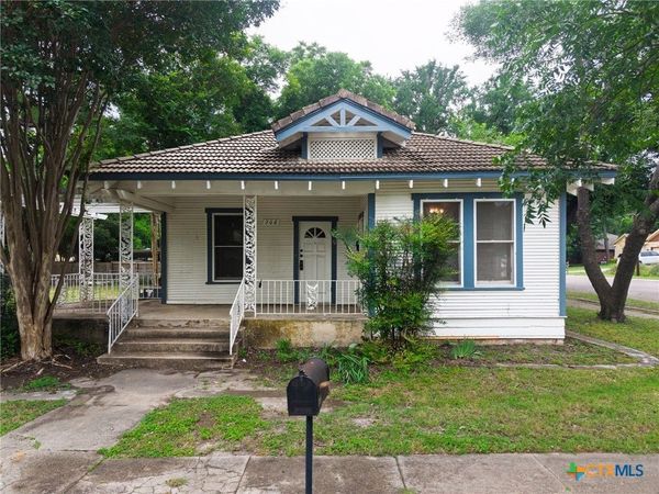 308 W 1st Street , Lampasas, TX 76550