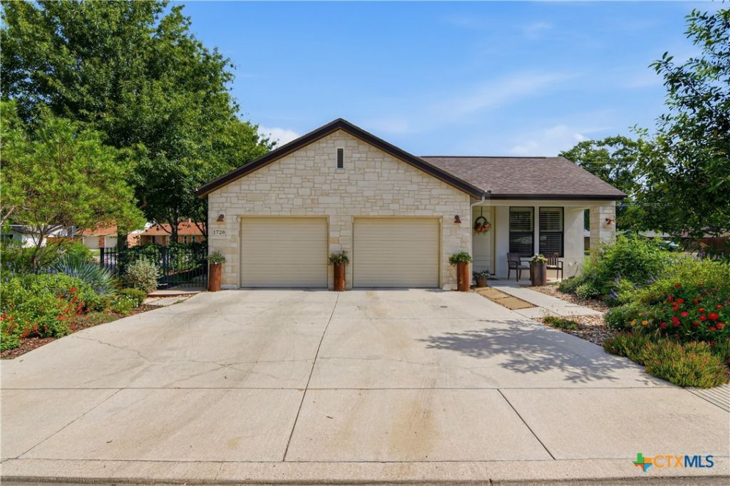 1728 Nordberg, Seguin, TX 78155 Main Photo