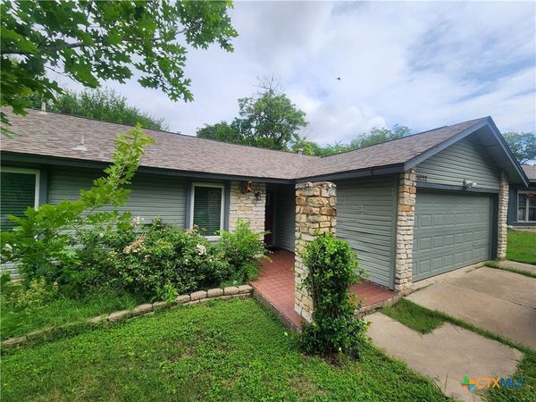 5222 Pine Place , Austin, TX 78744