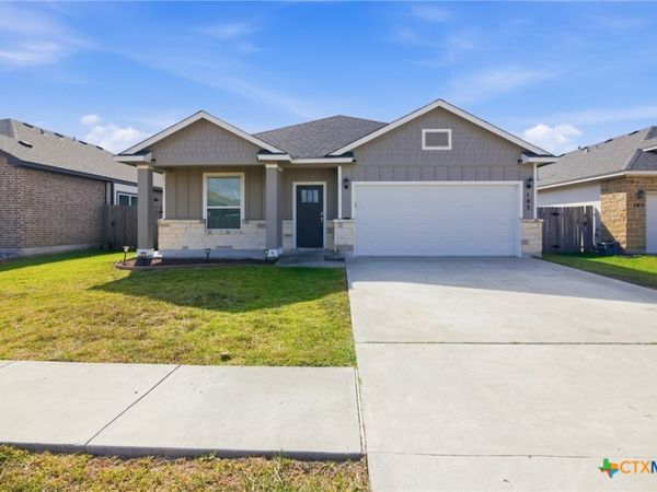 103 Dripping Spring , Victoria, TX 77904