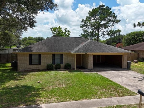 105 Kirkwall Street , Victoria, TX 77904