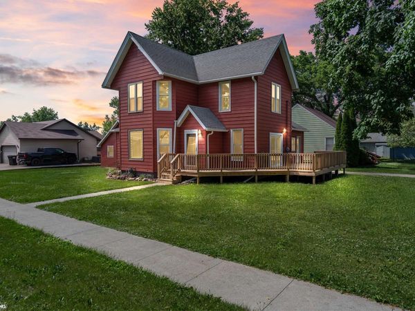 135 K Avenue, Nevada, IA 50201