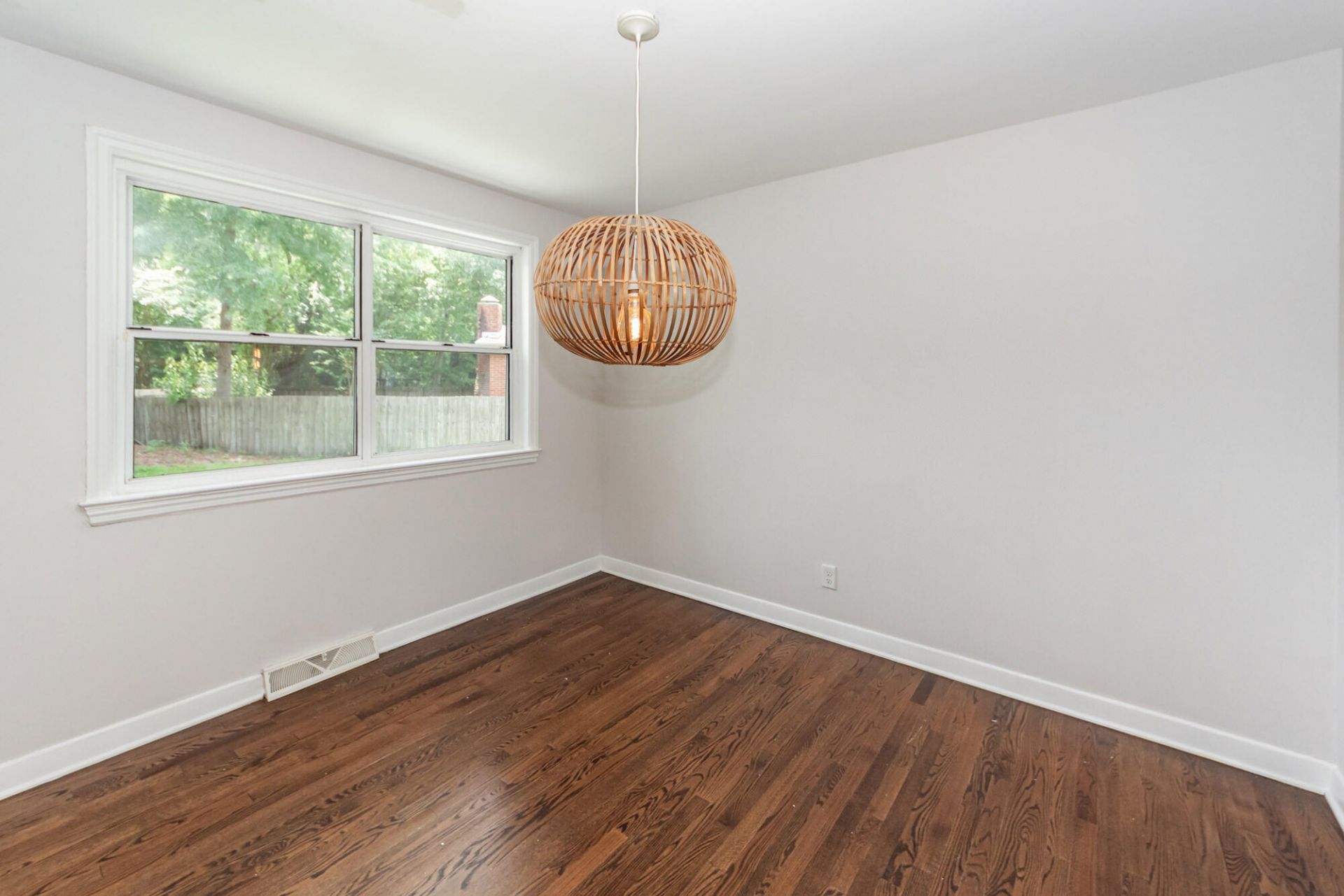 343 Cessna Avenue Photo 16