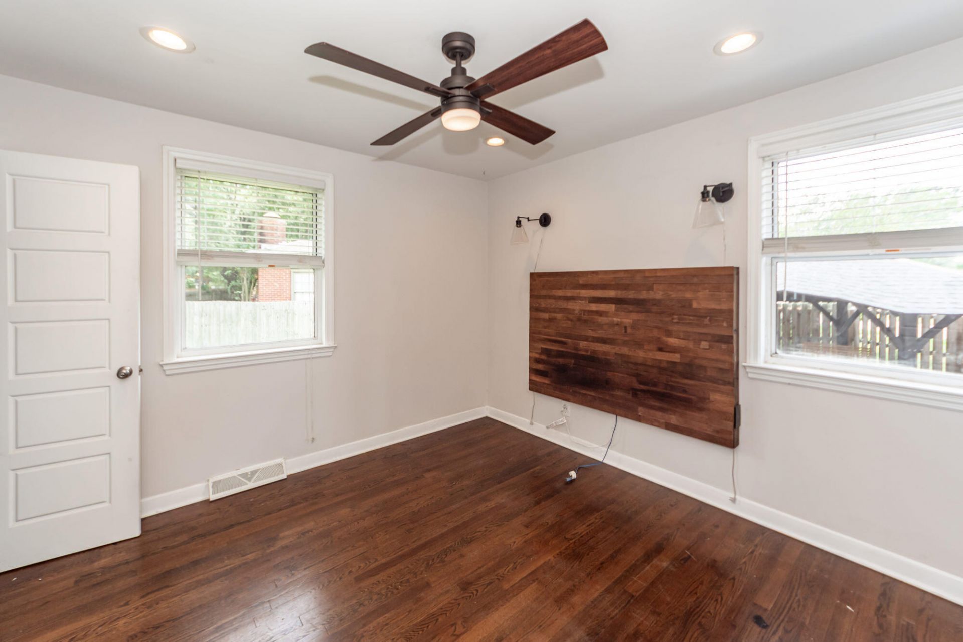 343 Cessna Avenue Photo 18