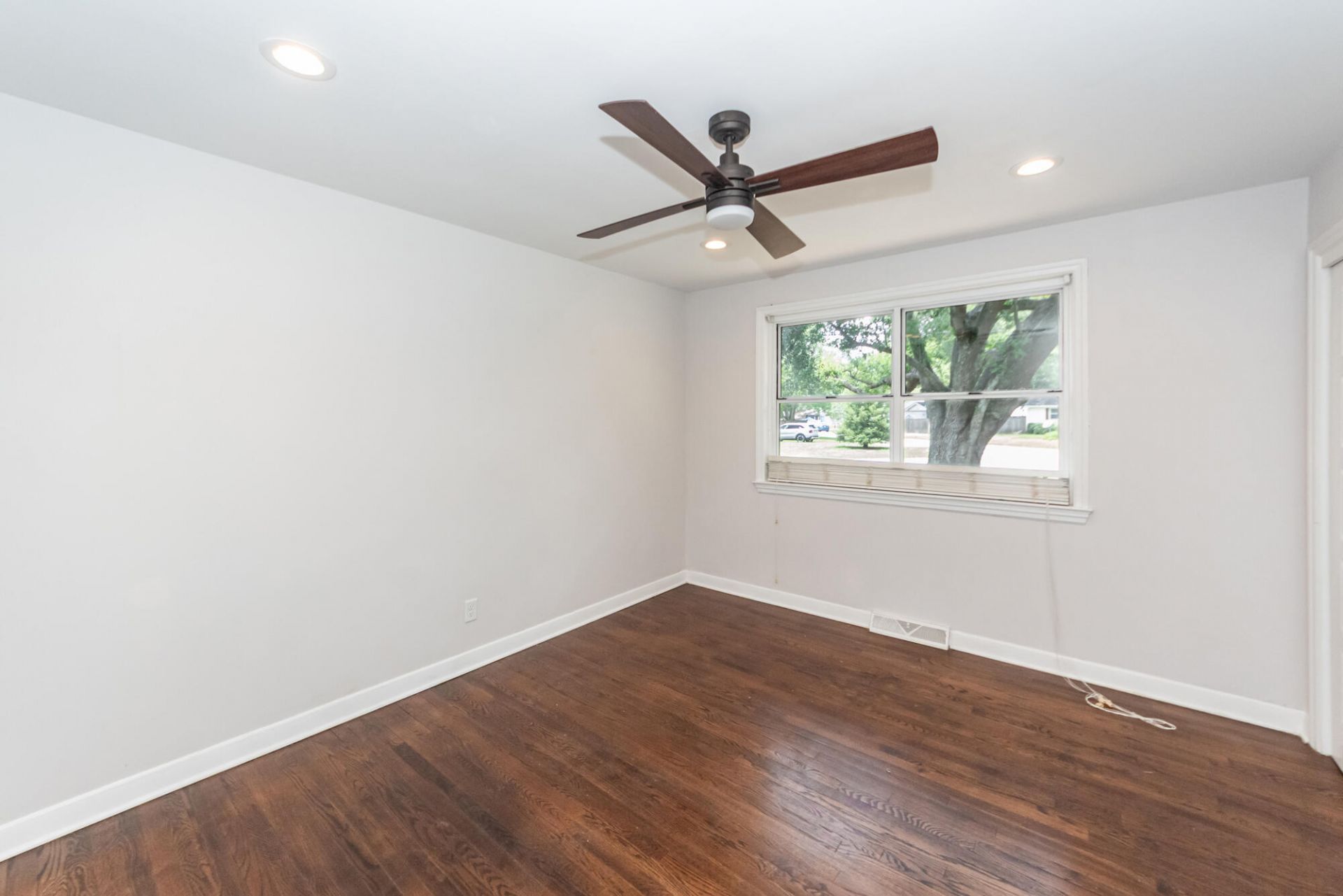 343 Cessna Avenue Photo 27